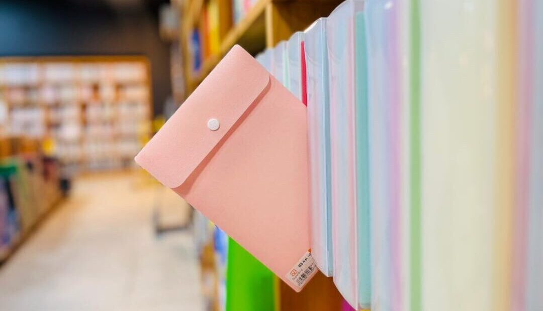 انواع پوشه دکمه دار بی رنگ