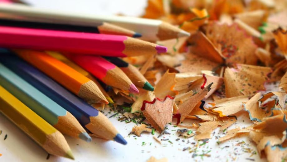 کاردستی با تراشه مداد رنگی